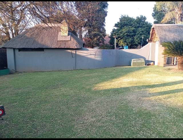 3 BEDROOM FREESTANDING FOR SALE IN KANONKOP